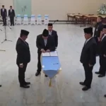 Lantik Sekwan Definitif, Gubernur Yulius Tekankan Peran Strategis Penghubung Eksekutif dan DPRD